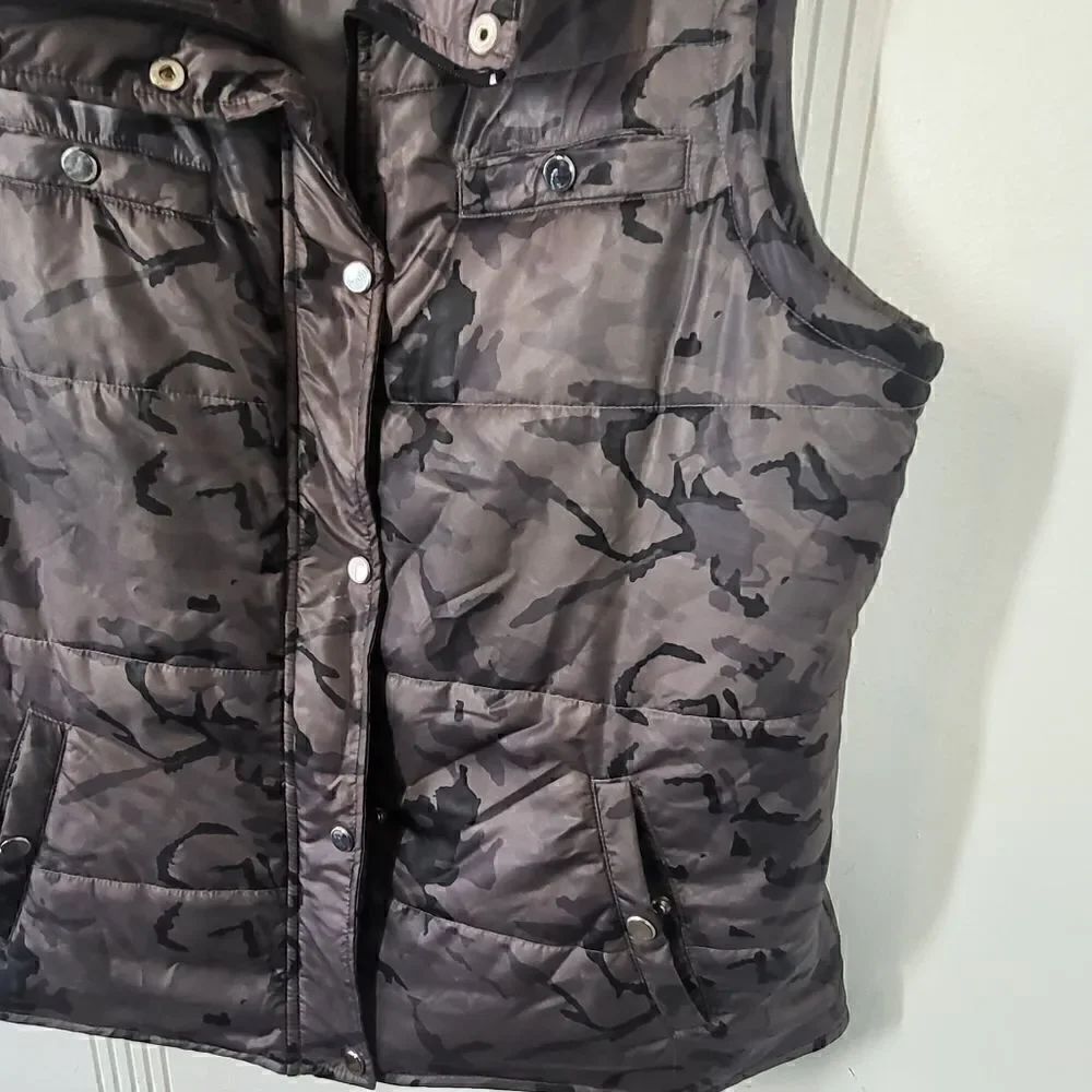 Plus Size Style & Co. Camo Puffer Vest - Picture 6 of 8